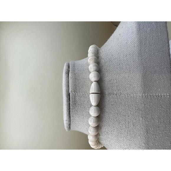 Chunky White Beaded Necklace - Picture 6 of 7